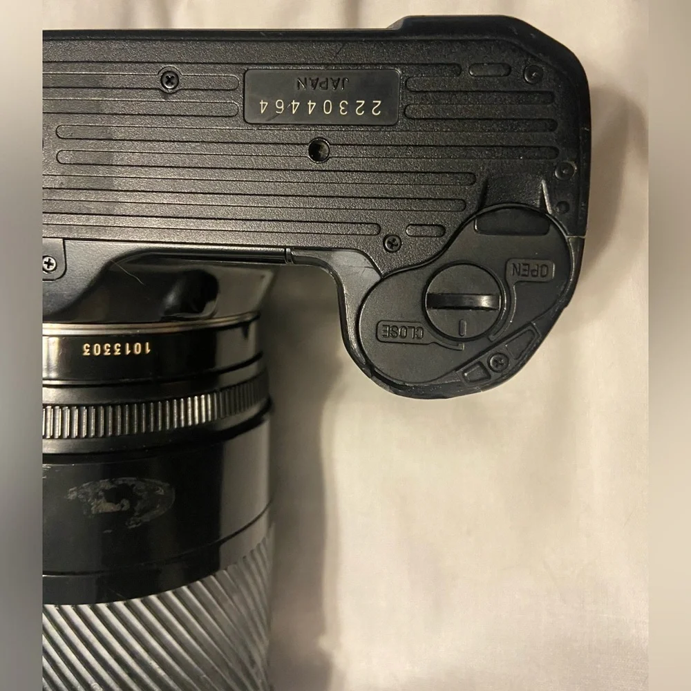 Minolta Maxxum 7000 SLR Film Camera